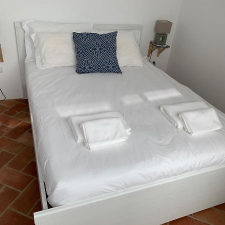 Stylish Townhouse With Gallery In The Heart Of Tavira For Two 塔维拉 外观 照片